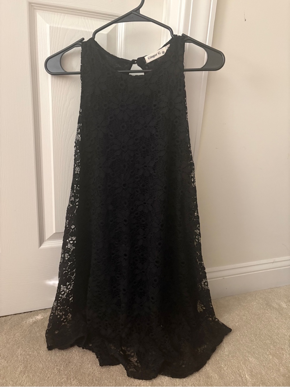 Black Lace Midi Dress - Classic Sleeveless Design - Picture 5 of 6